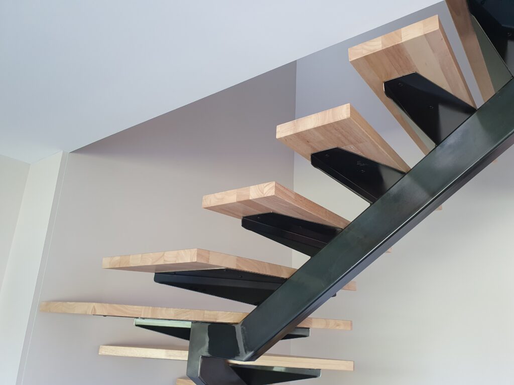 escalier 69 - escalier thizy - escalier roanne - fabrication et pose d'escalier loire